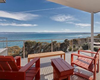 Whale Watcher 2 - Coles Bay - Balcón