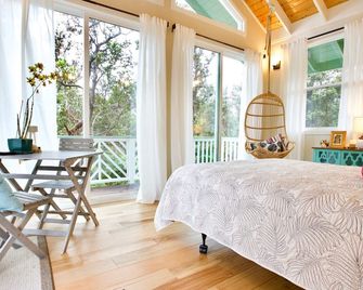 Romantic Tree Cottage in the Rainforest - Volcano - Habitación