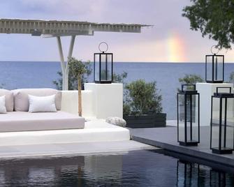 Bellonias Villas - קאמארי - בר