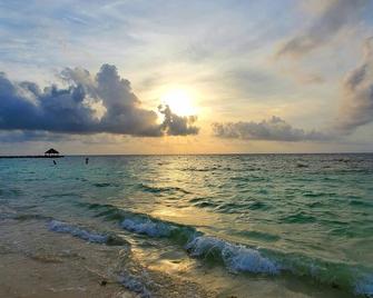 Layla Guesthouse - Puerto Morelos - Beach
