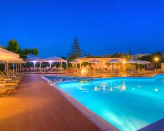 Solimar Dias Hotel - Adelianos Kampos - Pool