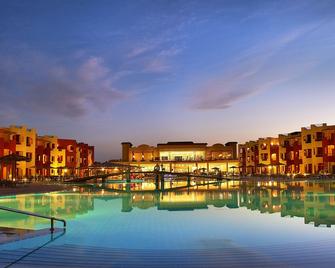 منجع تيوليب - مرسى علم - حوض السباحة