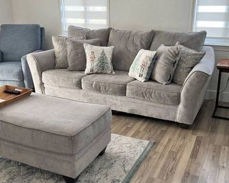 Poolside Retreat Haven close to MIA Airport - Mai-a-mi - Phòng khách