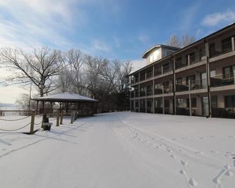 Paddle Wheel Inn - Dixon - Gebäude