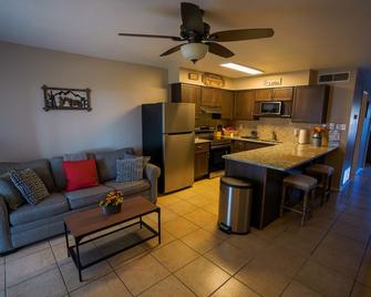 TX Canyon Lake Condo w Great View, Pool, Boat & Trailer Parking - Canyon Lake - Cocina