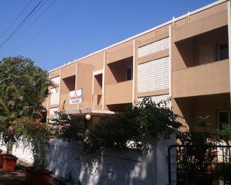 Hotel Ferreira Resort - Lonavala - Building