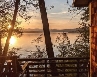Charming Cottage on the Shores of Lake Champlain - Vergennes - Balcón