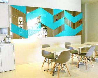 Makassar Beach Inn - Makassar - Restaurante