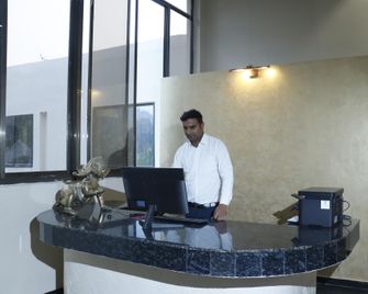 Eriline Resort - Panna - Front desk