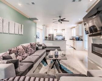 Gorgeous Downtown 4 Bedroom - Dallas - Living room