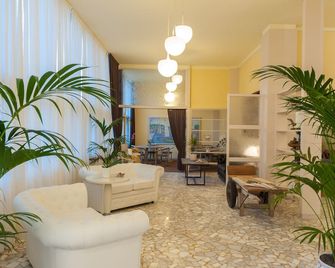 Albergo Battelli Only Adults - Pietrasanta - Hall d’entrée