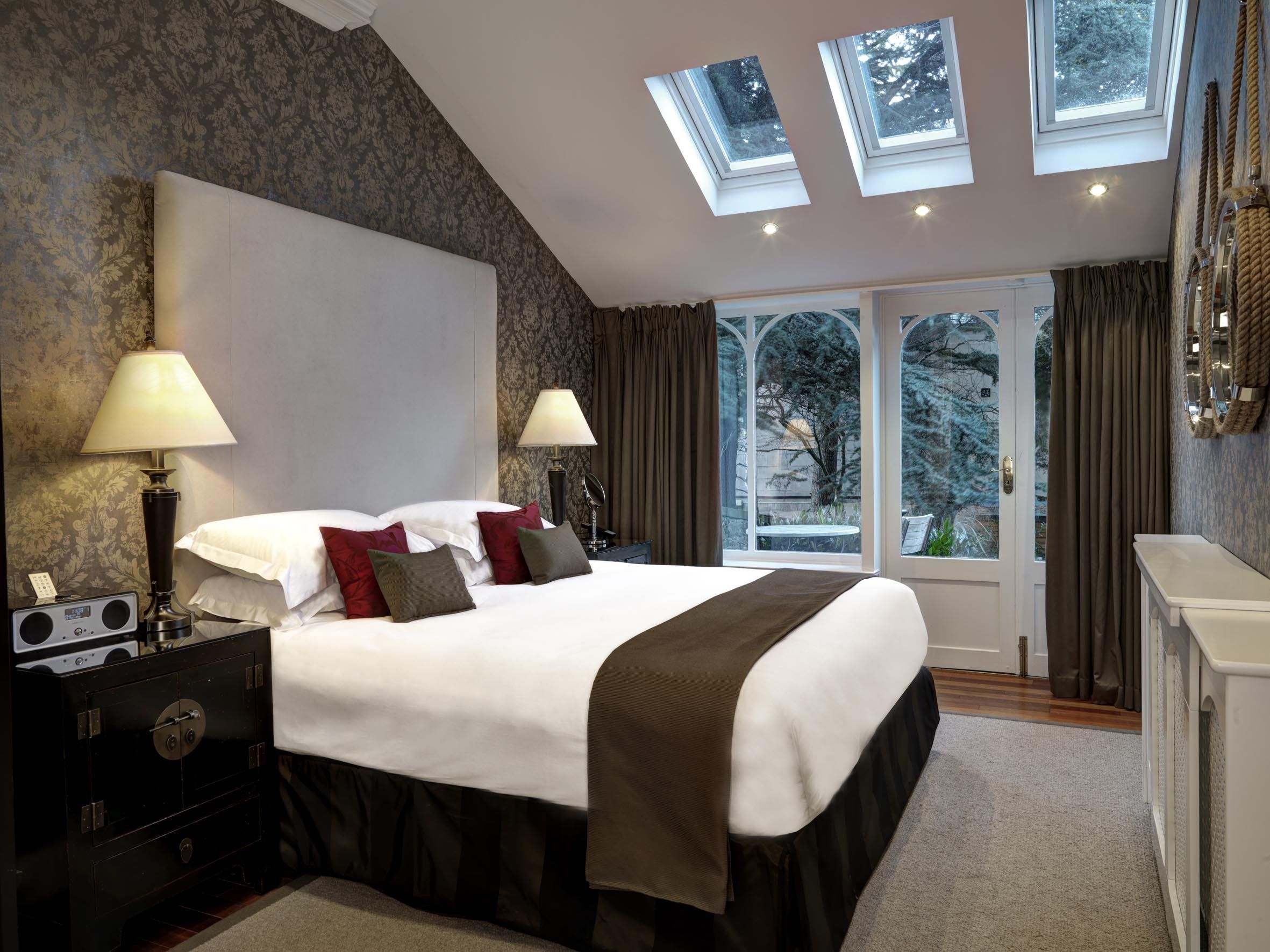 Bedroom view of Nira Caledonia