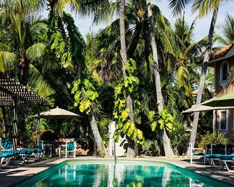 Hotel Santa Fe - Puerto Escondido - Pool