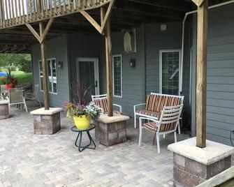 Magnificent Newly renovated 2 bedroom Apartment - Kildeer - Patio