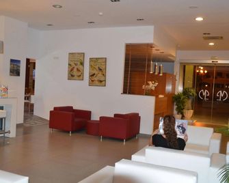 Mena Plaza - Nerja - Recepción