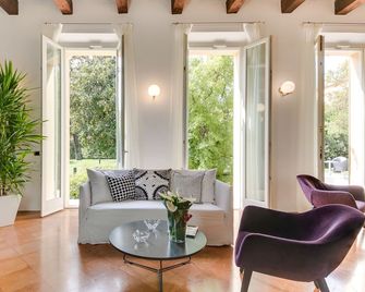 Corte livia Room & Breakfast - Forlì - Wohnzimmer