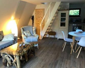 Lovely apartment in Putbus - Hambühren - Sala de estar