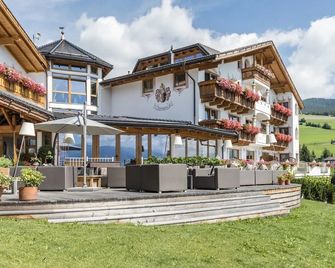 Hotel Lärchenhof - Rio di Pusteria - Budynek