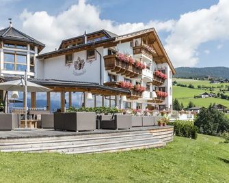 Hotel Lärchenhof - Rio di Pusteria - Building