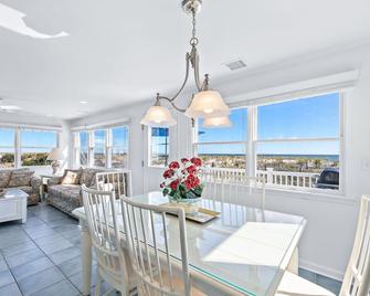 Ocean Views - Fantastic Location, Location, Location! - Beach Haven - Їдальня