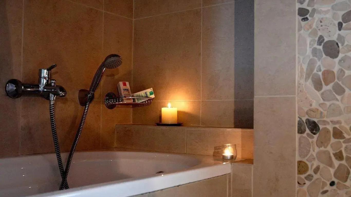 Mistral Hotel