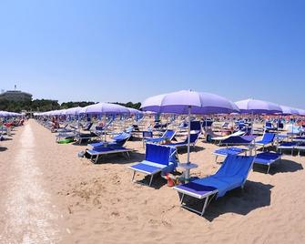 Hotel Antonella - Ravenna - Spiaggia