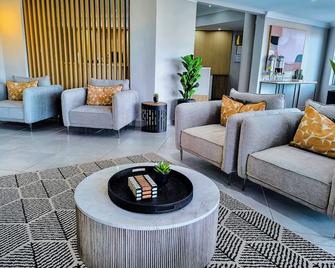 Cresta Thapama Hotel - Francistown - Sala