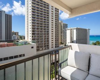Ocean View from Lanais-2 Blocks to Waikiki Beach - Honolulu - Balcón