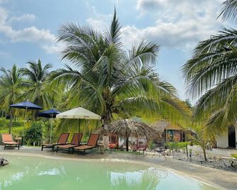 Casa Las Palmas Playa La Saladita - Zihuatanejo