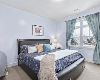 Great Location, Pool, Blue Mountain 2 Bdrm Dream - The Blue Mountains - Bedroom