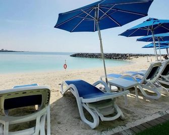 Vibrant Island Apartment | 1BR on Al Marjan Island - Al Hamra Village - Playa