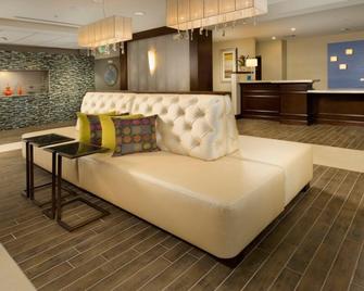 Holiday Inn Express & Suites Caryville - Caryville - Lobby