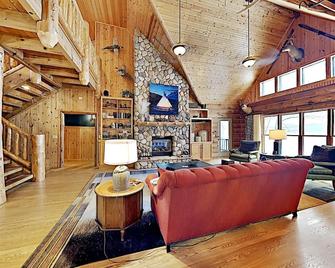 Eagle Scout Lodge - Birchwood - Sala de estar