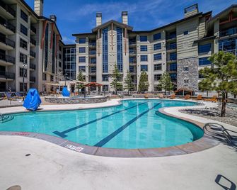Luxury 2 Bedroom Penthouse With Stunning - Mammoth Lakes - Svømmebasseng
