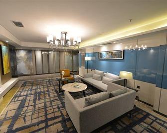 Hongbao Hotel (Xuchang Caowei Ancient City Pang Donglai Times Square) - Xuchang - Lounge