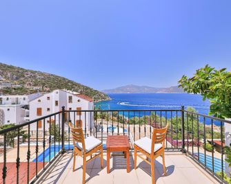 Kuluhana Hotel & Villas Kalkan - Kalkan - Balkón