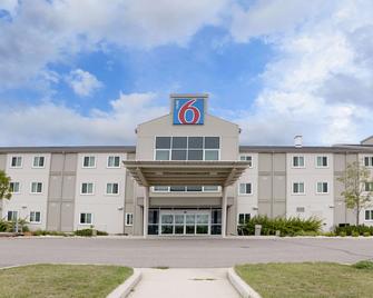 Motel 6 Brandon Mb - Μπράντον - Κτίριο