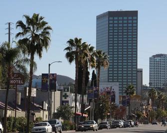 El Royale Gardens Near Universal Studios - Los Angeles - Exterior