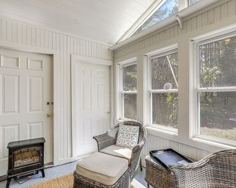 호수 및 수영장 이용 가능, 뉴랜드의 넓은 집 - 리틀 스위스 - 거실