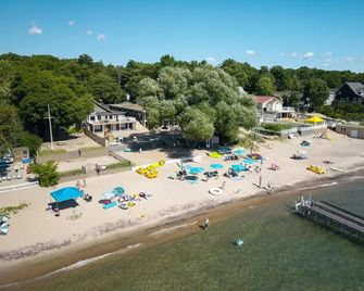 Sunport Beach Resort - Midland - Beach