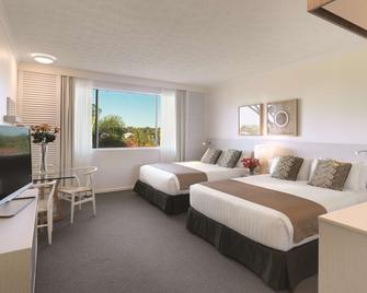 Oaks Sunshine Coast Oasis Resort - Caloundra - Bedroom