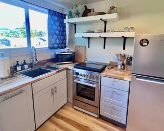 Brand new Cozy apartment in lovely Forks with WiFi, - Forks - Küche
