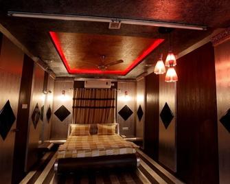 Grand Elite Hotel - Hyderabad - Bedroom