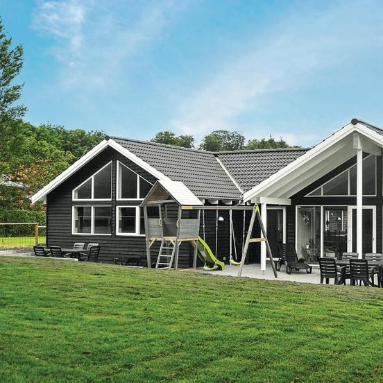 6 Bedroom Beautiful Home in Tranekaer – Tranekær
