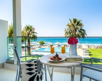Acrotel Lilyann Boutique Hotel - Elia Nikitis