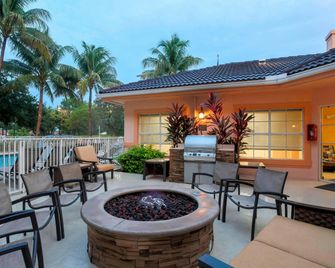 Residence Inn by Marriott West Palm Beach - ווסט פאלם ביץ' - פטיו