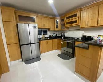 Nice a big apartment super quiet neighborhood - Santo Domingo Este - Kitchen
