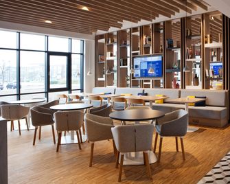 Holiday Inn Express Kaiserslautern By IHG - Kaiserslautern - Lounge