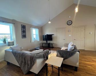 Pool Table, Foosball & Darts! - Fredericton - Living room