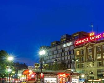 Boston College Room conveniently near Harvard & BC - בוסטון - בניין